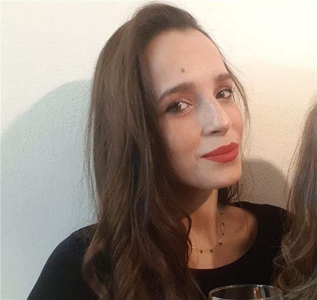 Offro ripetizioni in italiano, storia, geografia, filosofia, greco, latino, inglese e spagnolo a bambini e ragazzi dalle elementari alle superiori. Disponibile anche come aiuto compiti.
Per chi fosse interessato offro anche mini lezioni per l'apprendiment