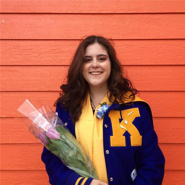 Ragazza diplomata dal liceo scientifico propone ripetizioni di letteratura inglese a studenti del liceo