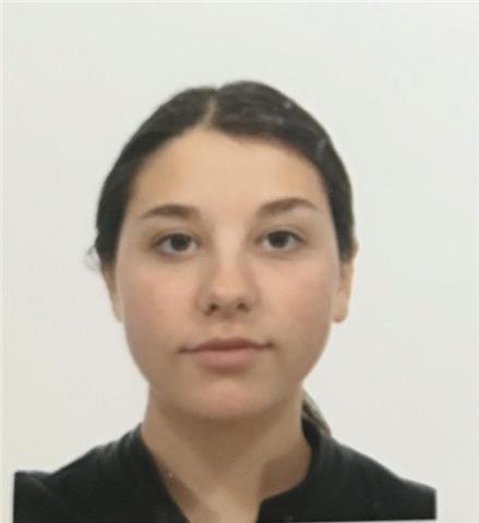 Ragazza di 19 anni diplomata con 94 istituto ragioneria indirizzo turistico