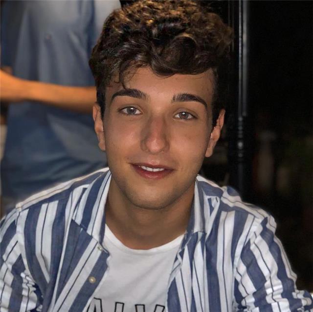 Universitari s'ofereix per fer classes de repàs a alumnes de primària, eso i batxillerat