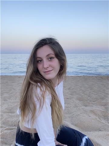 Vengo del bachillerato científico y mi pasión es la biología. pretendo enseñar de la forma más dinámica haciendo que todo lo entiendas en lugar de que lo aprendas! juntxs nos adentraremos en el maravilloso mundo de la biología!