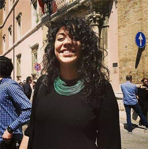 Laureata Magistrale in Storia dell'Arte, felice di poter insegnare e far nascere, o aumentare, la passione per questa splendida materia!