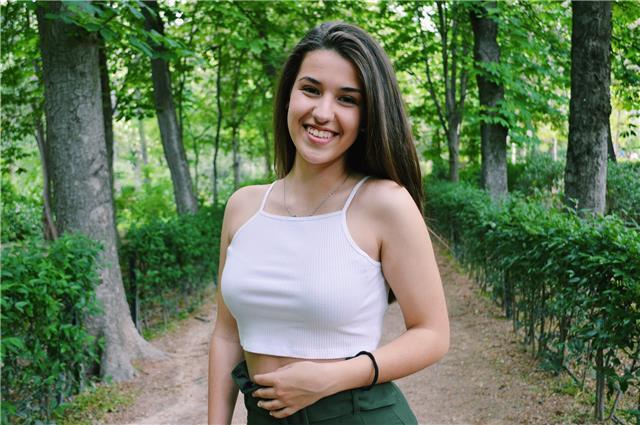 Profesora que ofrece clases (online y presenciales) para alumnos de primaria o la eso. puedo adaptarme a todas las asignaturas