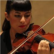 Violinista e insegnante qualificata propone lezioni di violino per bambini e adulti, in un percorso pensato per imparare la musica