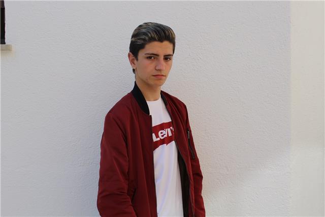 Estudiante de 2o de bachillerato, hago clases para alumnos y alumnas de primaria y eso. capacidad para todas las asignaturas e ir a domicilio