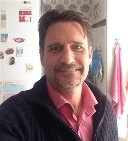 He impartido clases en universidades y master de propiedad intectual y doy clases online y presenciales de español para adultos