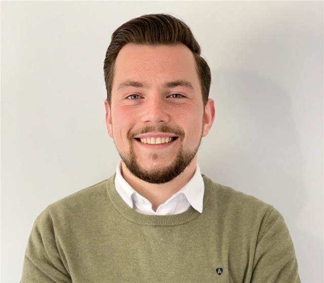 Improve your english with a british native!