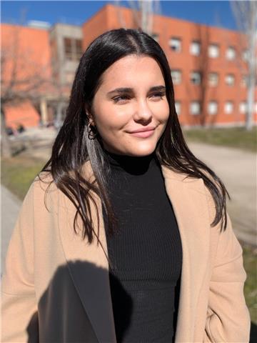 Doy clases particulares de todas las materias a alumnos desde infantil hasta 4° de la eso