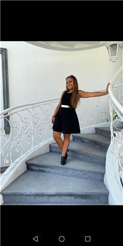 Ciao, sono Simona. Ho 20 anni e vengo dalla provincia di Napoli