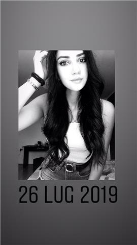 Studentessa di liceo linguistico, anno 4