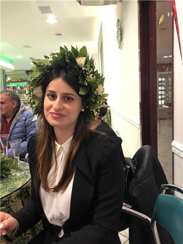 Laureata magistrale in lettere, impartisco ripetizioni di latino, italiano, storia e filosofia.
Ho avuto esperienze in questo ambito, perché ho lavorato per un anno nella ludoteca gestita dalla cooperativa sociale  I Colori  a Roseto degli abruzzi.
Garant