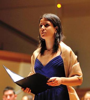 Cantante en activo imparte clases de canto lírico: técnica e interpretación