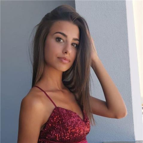 Salve, mi chiamo Anna, sono una studentessa di scienze della formazione primaria presso la sapienza con una precedente carriera universitaria a scienze dell'educazione indirizzo prima infanzia. I bambini e l'insegnamento sono le mie più grandi passioni. H