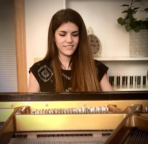Profesora titulada superior. clases particulares de piano en moratalaz