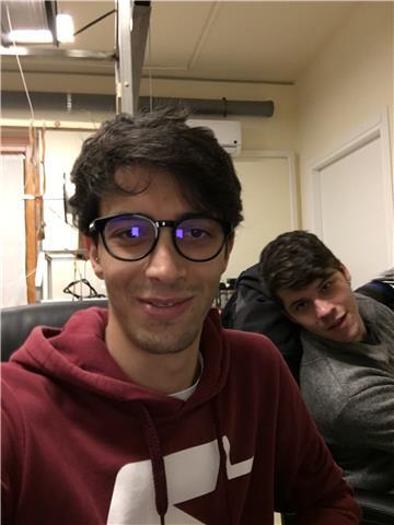 Sono uno studente al terzo anno di ingegneria gestionale, amo insegnare matematica e fisica per cercare di trasmettere concetti difficili ma molto utile per carriere tecniche o università scientifiche