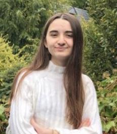 ¡hola, soy inés! actualmente estudio 2º de carrera en el grado administración y dirección de empresas. tengo el título b2 certificado por cambridge (fce) y actualmente estoy preparándome para el correspondiente al nivel c1 (cae). doy clases de repaso de i