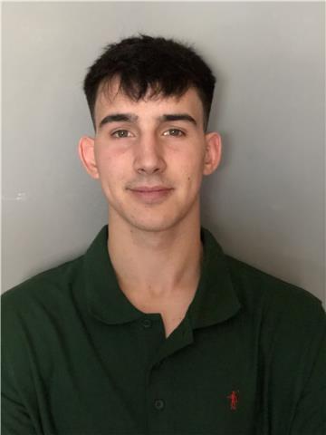 Profesor de matemáticas básica y de ciencias sociales que da clases a cualquier tipo de personas de andalucia