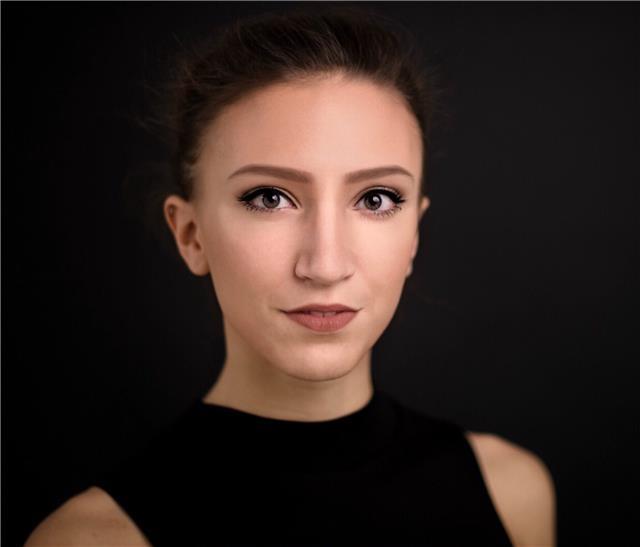 Ballerina professionista offre lezioni di yoga per tutti a Padova