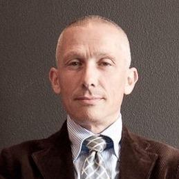 Insegno a chiunque a padroneggiare il diritto come fosse parte della sua vita quotidiana. Tutto ciò che non si conosce sembra difficile, ma quando lo si conosce diviene facile e familiare. Confida in te, al resto ci penso io