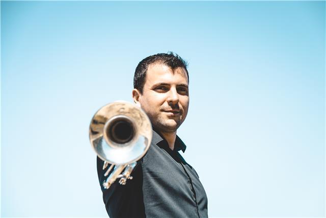 Doy clases de trompeta y música de forma online desde principiantes hasta nivel profersional
