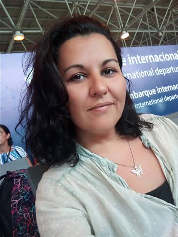 Soy profesora de español/portugués para extranjeros graduada en la Universidad Nacional de Córdoba, Argentina. Trabajo con todas las edades y organizo mis clases según los intereses y objetivos de cada alumno/a