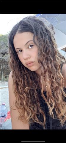 Ragazza diplomata al liceo delle scienze umane offre ripetizione di italiano, storia