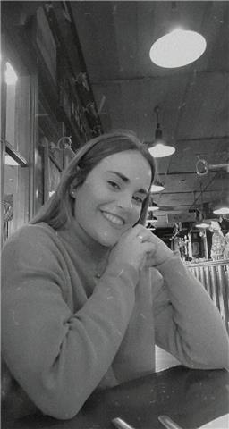 Graduada en marketing y master en wordpress, diseño grafico y marketing imparte clases