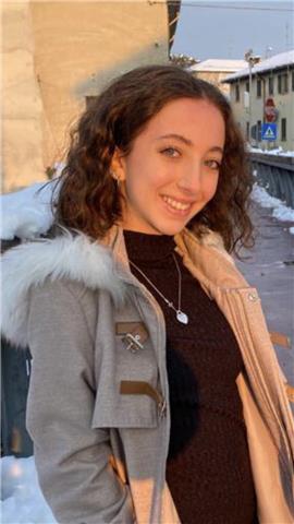 Studentessa universitaria e diplomata in lingue, offro ripetizioni in lingue e materie umanistiche (elementari, medie e superiori)