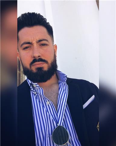 Graduado en economía se ofrece para impartir clases particulares desde primaria hasta bachillerato (eco, leng, hist)