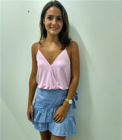 Mi nombre aestra s Cristina, soy maestra especializada en francés con certificado DELF B2 y DALF C1, con experiencia en el sector, dando clases tanto a niños como adultos, preparando para exámenes, dando apoyo escolar o simplemente por ocio
