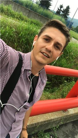 Ragazzo di 26 anni con ottima conoscenza della lingua inglese, da disponibiltà per ripetizioni per studenti di scuole medie/superiori