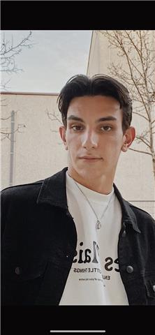 Estudiante de ingeniería aeroespacial imparte clases particulares