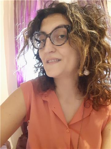 Sono una Mediatrice interculturale, ho insegnato sia italiano a stranieri che spagnolo a ragazzi con problemi DSA, BES e con disabilità psicofisica