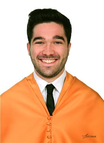 Profesor de asignaturas relacionadas con sociales (historia, filosofía, lengua etc.) imparte clases