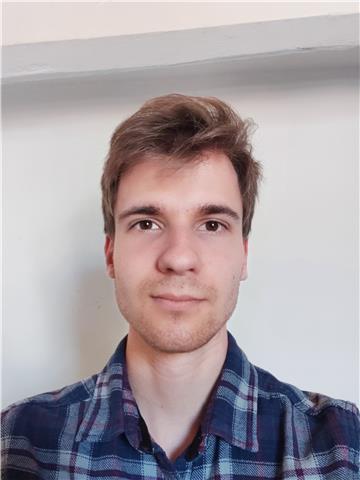 Etudiant Diplomé de licence de physique mécanique