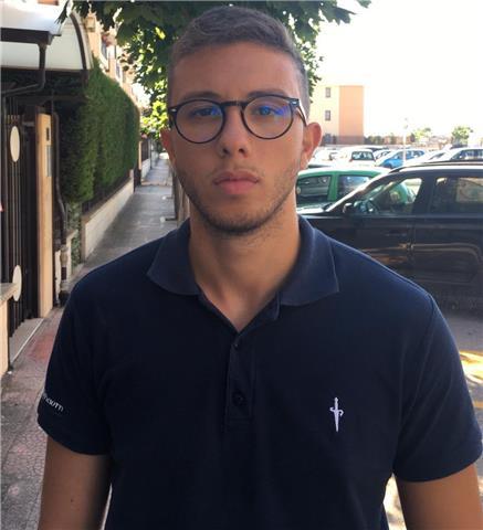 ragazzo diplomato e con certificazione C1 in inglese offre ripetizioni a studenti di ogni classe