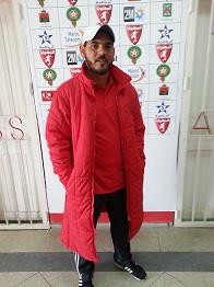 Profesor de education fisica y tambien un entrenador de futbal y ablo espanol frances y arabi