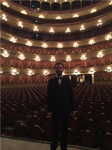 Cantante del Instituto Superior de Arte del Teatro Colón