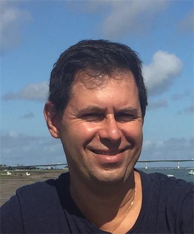 Ingeniero Erasmus graduado de la universidad politecnica de Valencia y tambien
de un master M1 de la Universidad Jean Jaurès de Toulouse en Lenguas y civilizaciones españolas, les propongo clases en linea par mejorar su castellano