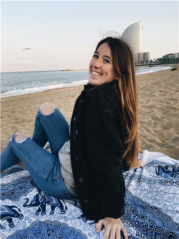 Doy clases particulares de inglés, tengo el advanced certificate y estoy a la espera de mi nota del proficiency