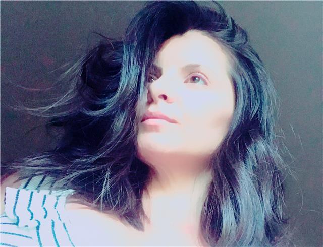 Profesora de Inglés con más de 15 años de experiencia y especializada en exámenes de Cambridge ofrece clases de Inglés. Preparación de PET y FCE Cambridge y clases de conversación para adolescentes y adultos