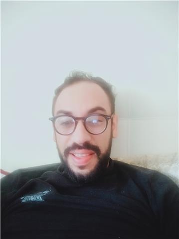 Bonjour 
Je suis un jeune professeur professionnel j'ai fais mes études en France ainsi j'ai grandis en France donc si vous avez besoin de maîtrise bien la langue je suis a votre disposition