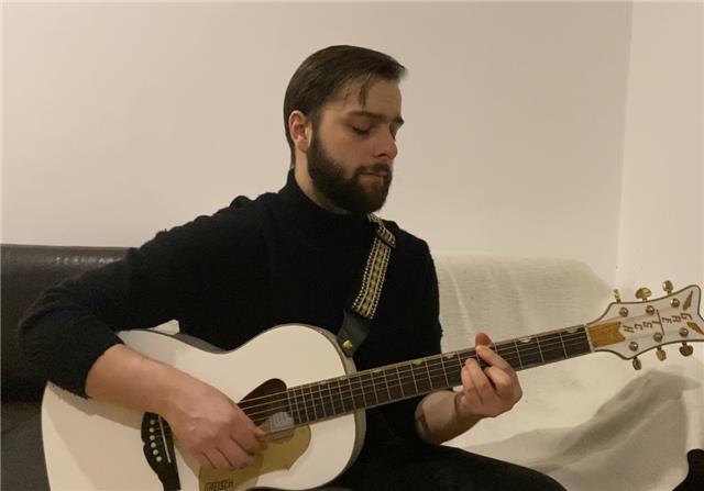 Profesor de Guitarra ofrece clases particulares a principiantes