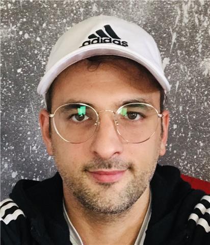 Insegnante con laurea specialistica in scienze motorie diplomati scientifico amante del proprio lavoro, madrelingua italiano ma con ottima e fluente conoscenza di spagnolo e tedesco (Appresi durante periodo di studi all'estero). Disponibilitá a qualsiasi 