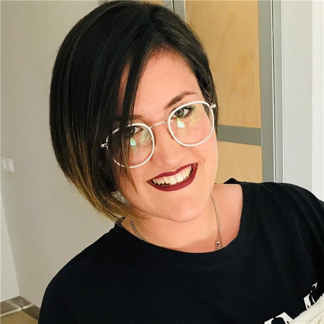 Profesora de primaria imparte clases particulares de inglés