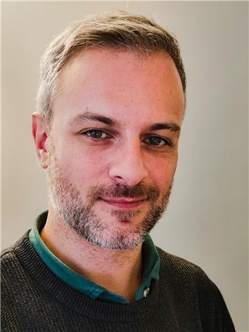 Professeur natif anglais expérimenté, diplômé et ludique