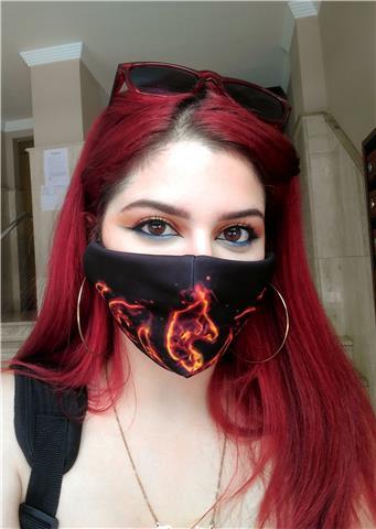 Maquilladora profesional que ofrece clases de automaquillaje para principiantes o personas que quieran aprender algo específico. clases personalizadas