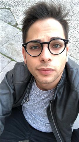 Studente di ingegneria diplomato allo scientifico (100/100) impartisce lezioni private di matematica, fisica. Reperibile anche su whatsapp