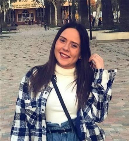 ¡Hola! Soy Ángela Navarro Pinilla, graduada en grado superior de educación infantil y actual estudiante de educación social