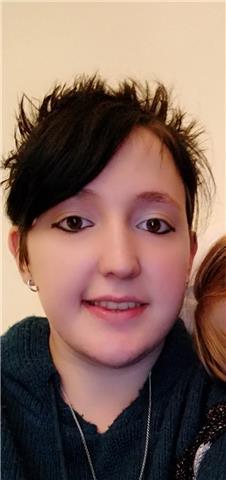 Sono una ragazza diplomata come tecnico dei servizi sociali, impartisco lezioni di matematica ed italiano, ed inoltre aiuto i ragazzi nello studio